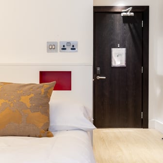 Classic En Suite - Image 7